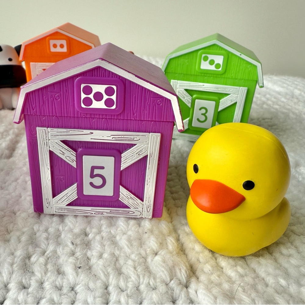 Learning Resources Peekaboo Learning Farm - Picture 3 of 10
